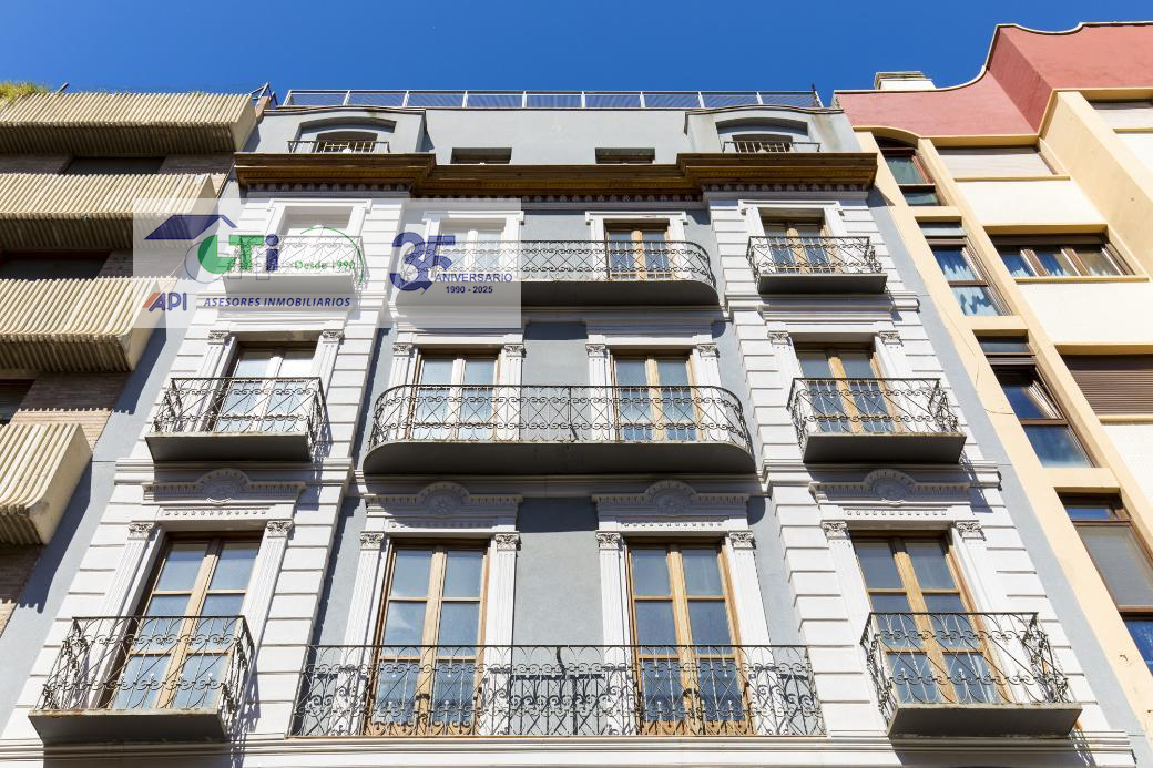 Exclusivo ático céntrico con terraza.