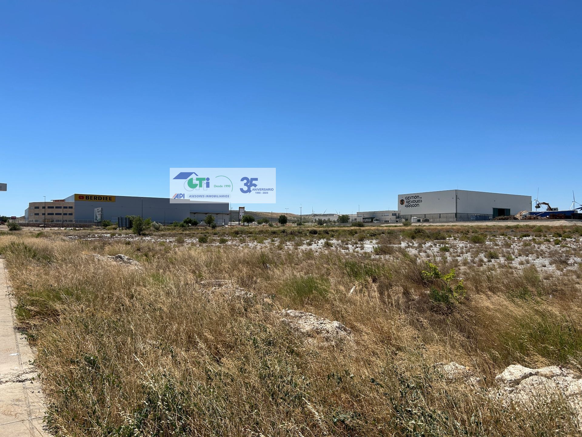8900 m2 A LA ENTRADA DEL PARQUE TECNOLOGICO DEL RECICLADO  