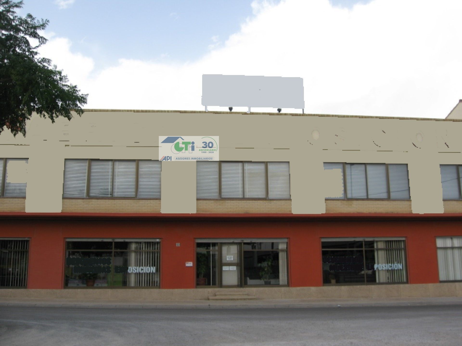 CONJUNTO EN VENTA: NAVES + EXPOSICIÓN + ZONA DE  VIVIENDA + TERRENO.