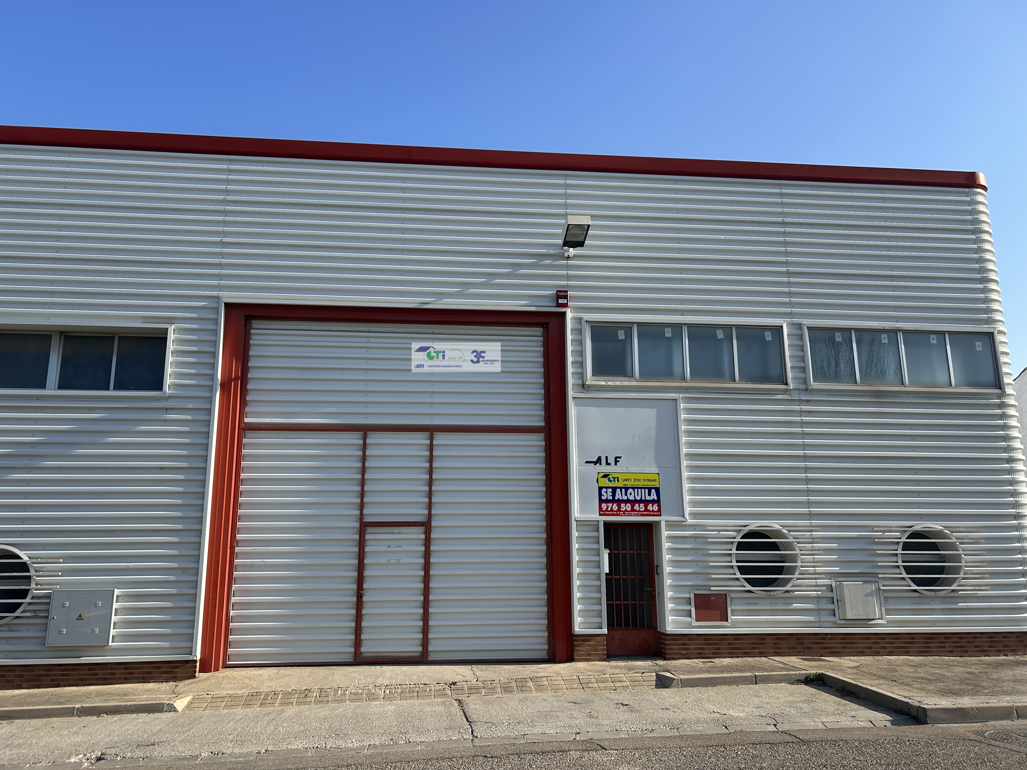 NAVE EN ALQUILER, 1.045 M2 PARQUE INDUSTRIAL EL POLÍGONO -CUARTE DE HUERVA
