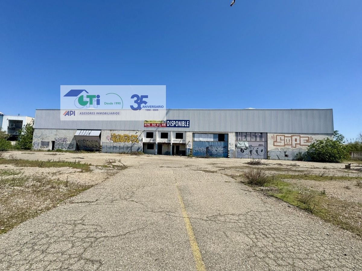 NAVE DE 3.000m2 CONSTRUIDA SOBRE PARCELA DE 11.800m2 FACHADA AUTOVÍA LOGROÑO - JUNTO A MAKRO. 