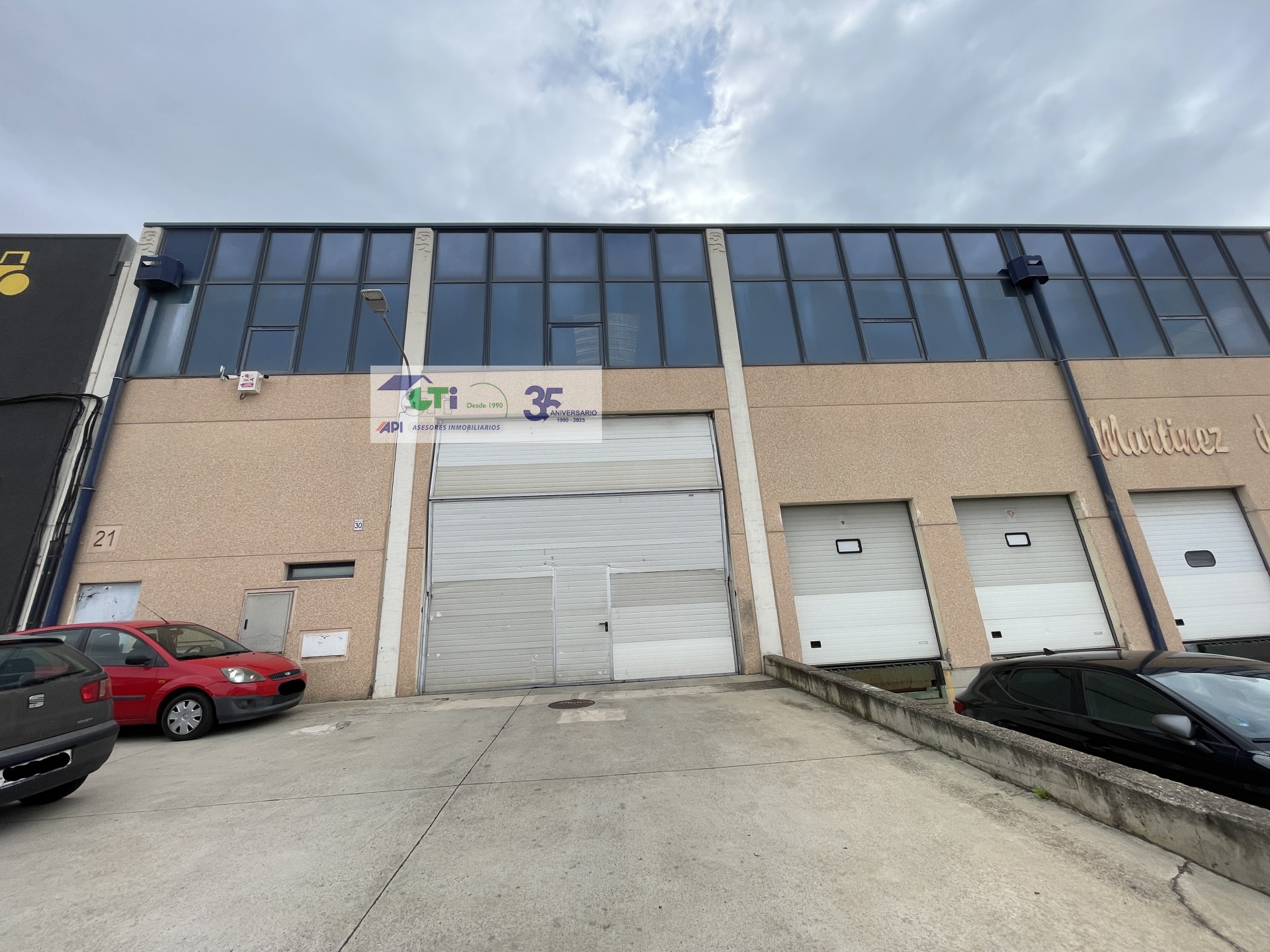 CIUDAD DEL TRANSPORTE, NAVE EN VENTA CON INQULINO