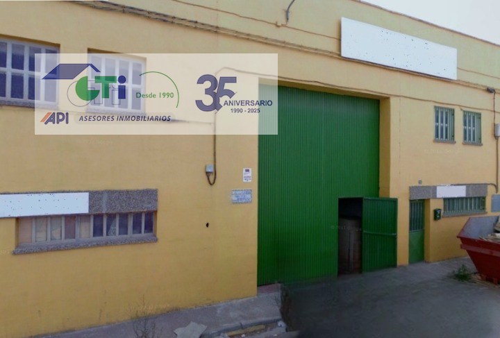 NAVE EN VENTA  654 M2 , DOBLE ACCESO, POLÍGONO LAS ERAS- CADRETE
