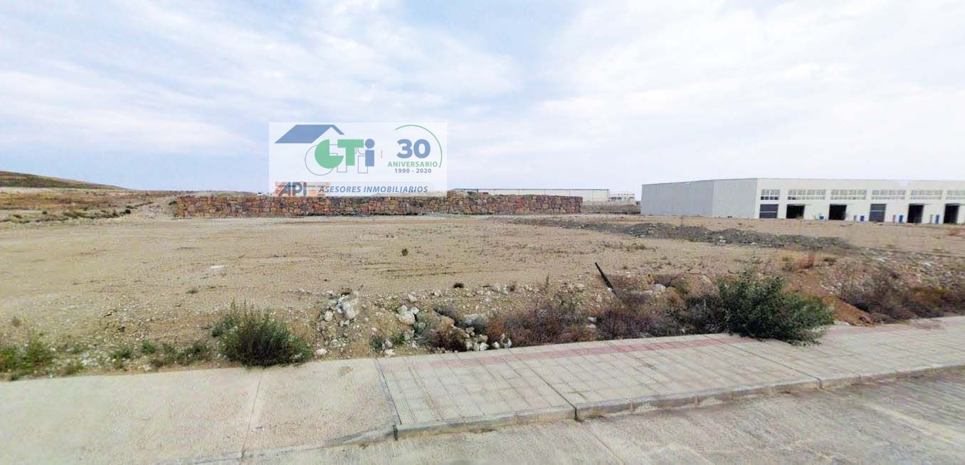 Terreno en Empresarium de 5382 m2 totalmente nivelado de forma rectangular