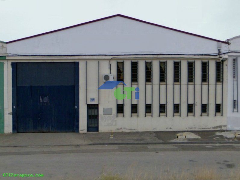 NAVE INDUSTRIAL EN POLÍGONO SANTA FE, SUPERFICIE DE 703M2 , FACHADA A CARRETERA DE VALENCIA.
