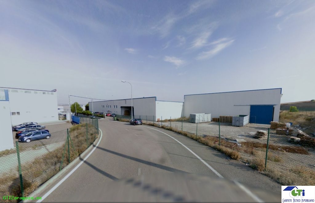 VENTA DE NAVE EN SAN MATEO DE GÁLLEGO. TERRENO PROPIO.