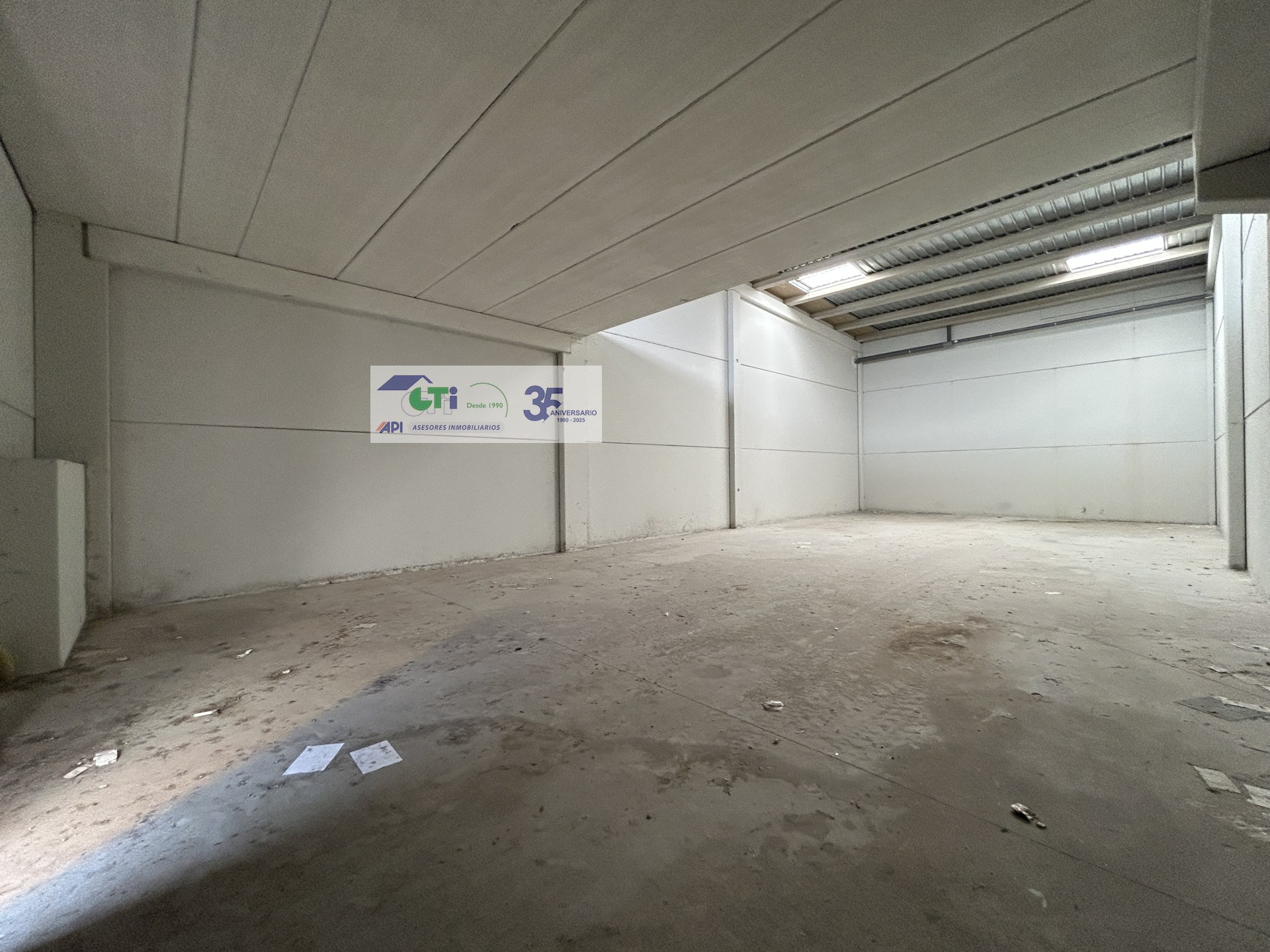 NAVE INDUSTRIAL DE 300M2 EN POL. EMPRESARIUM
