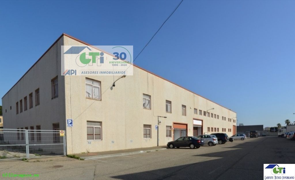 NAVE AISLADA 4.000m2 DE TIPOLOGÍA C, EN ALQUILER, EN PLENO BARRIO CASABLANCA DE ZARAGOZA. 