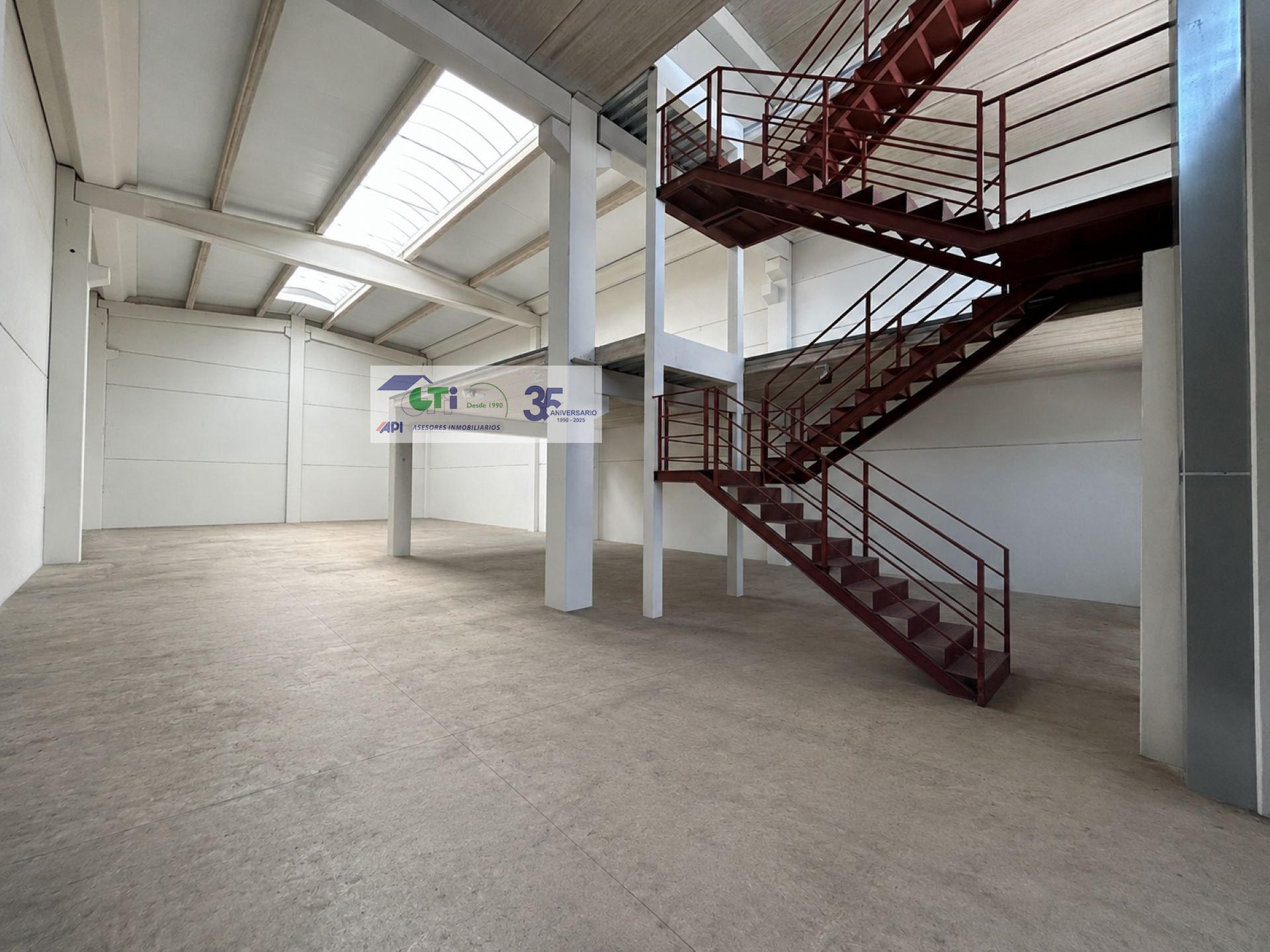 VENTA DE NAVE DE 500M2 POL. EMPRESARIUM 
