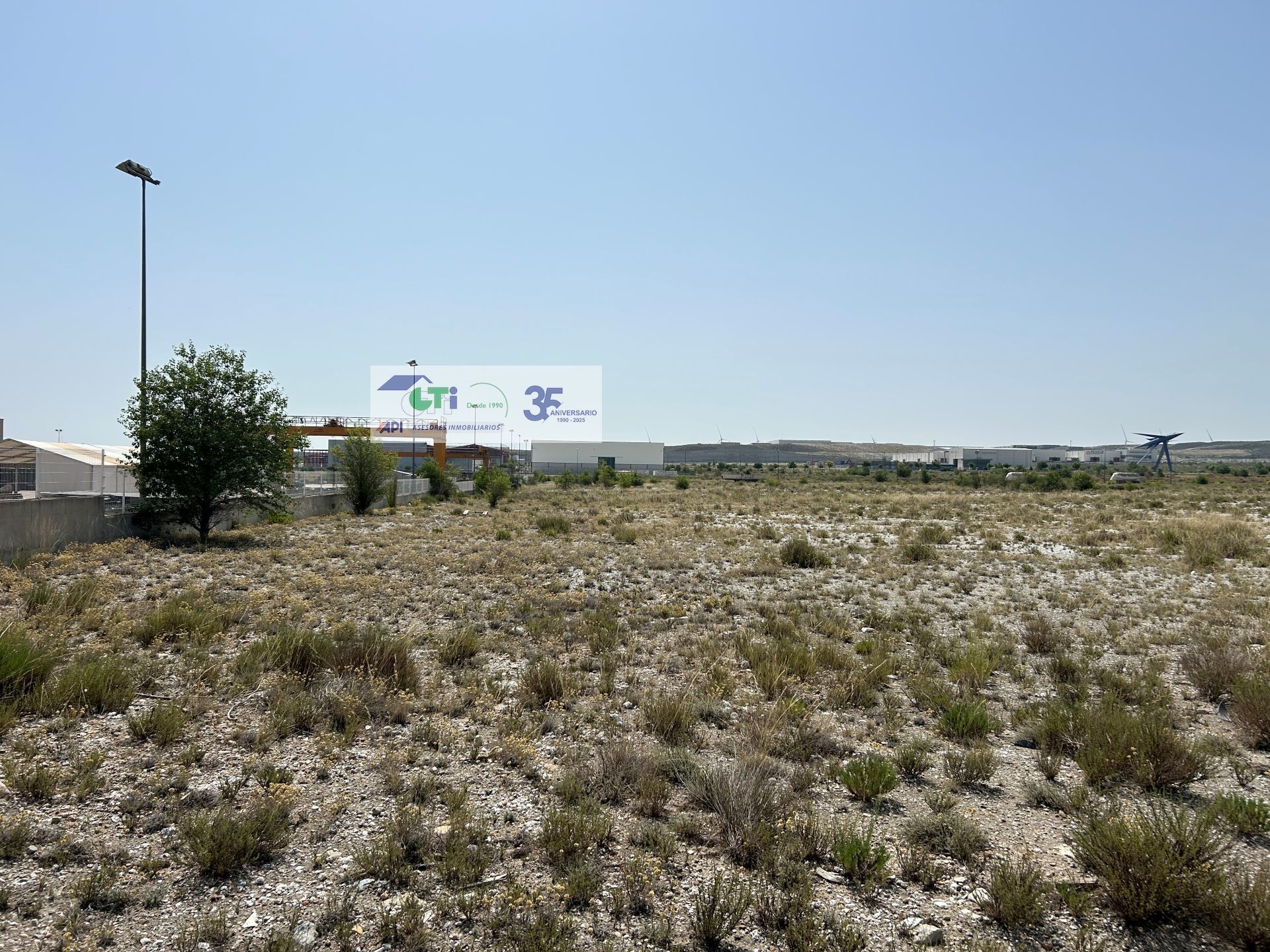 SUELO INDUSTRIAL DE 44.000M2 EN ZARAGOZA