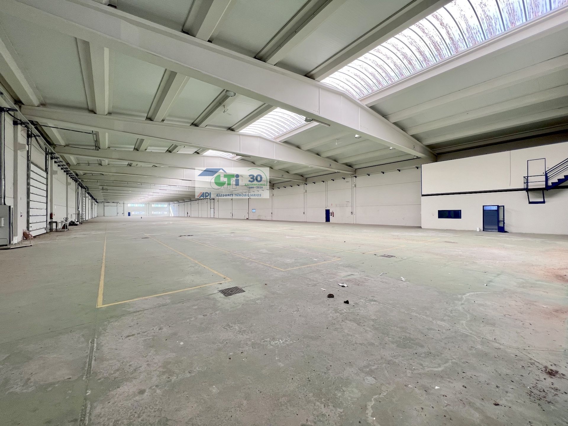 Nave industrial de 5.378m2 sobre parcela de 20.000m2 en Polígono El Pitarco – Muel (Zaragoza)