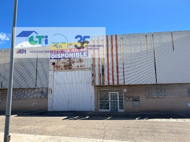 NAVE INDUSTRIAL EN VENTA  EN POLÍGONO RUISEÑORES II