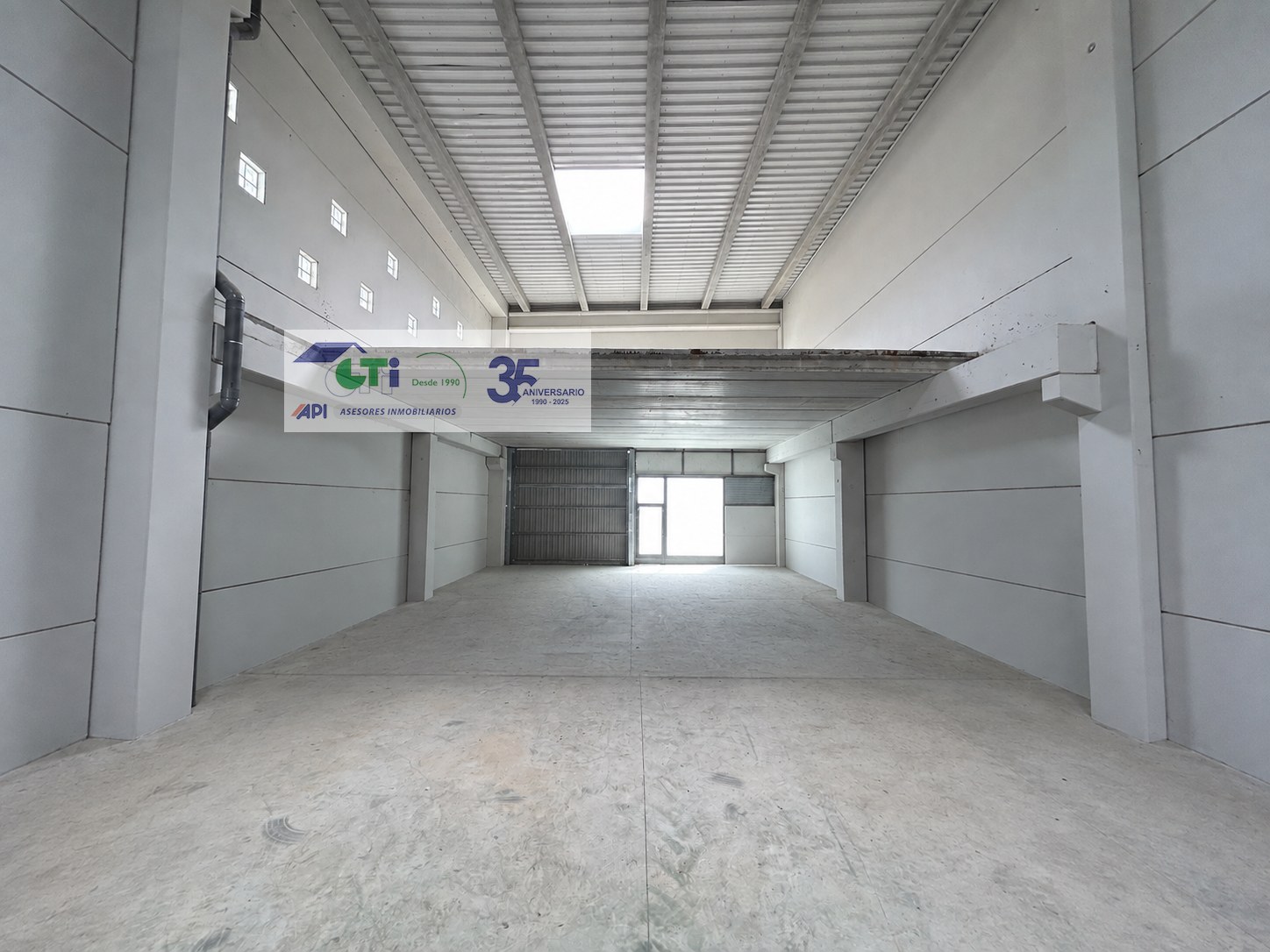 NAVE INDUSTRIAL EN VENTA DE 413 M² EN POLÍGONO EMPRESARIUM