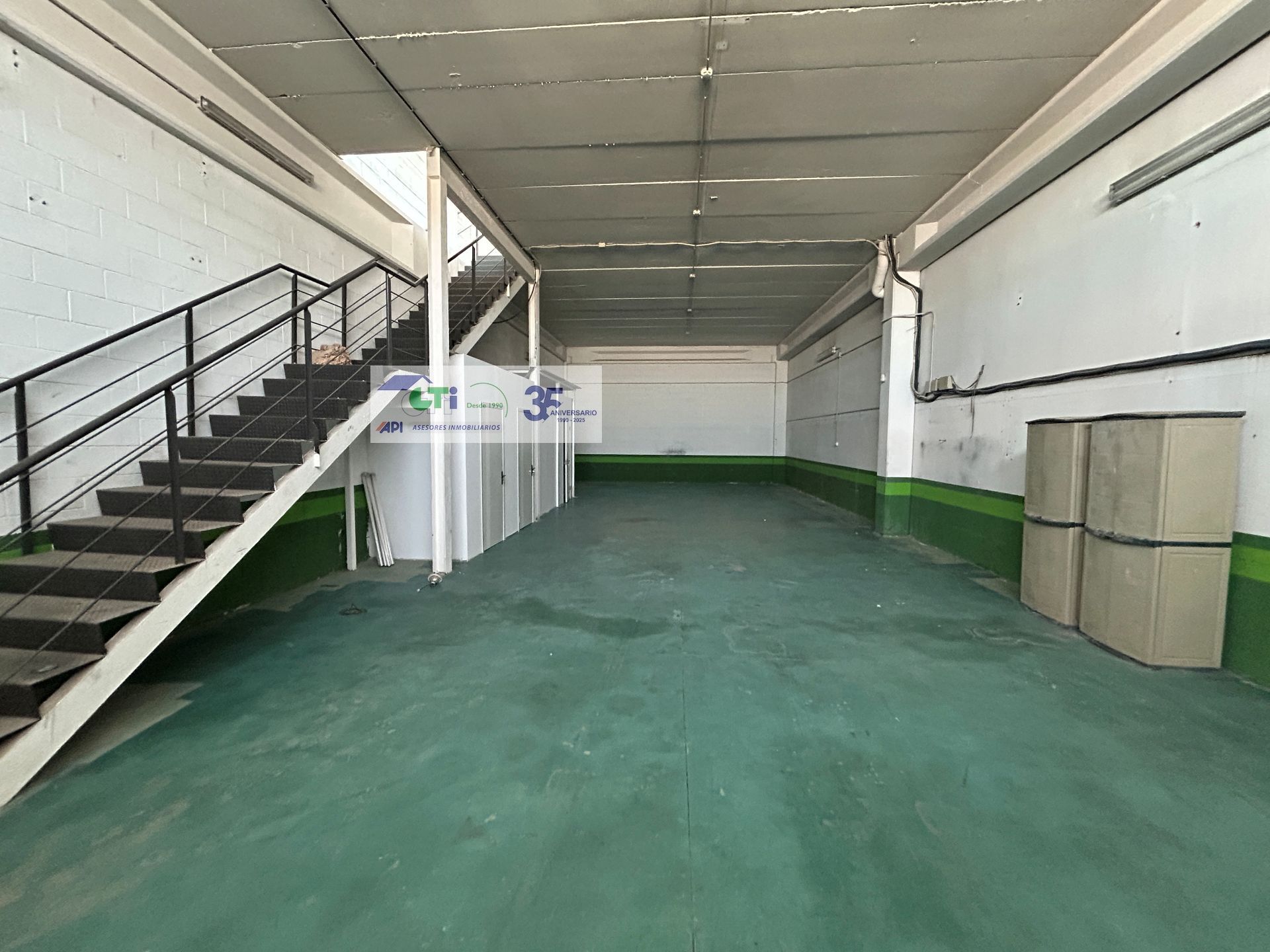 NAVE INSTALADA EN VENTA DE 300M2