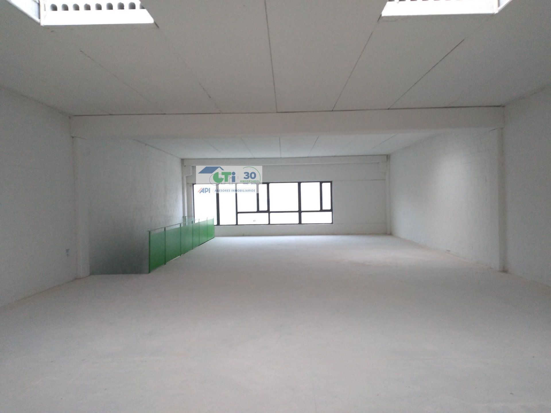 NAVE DE 381M2 DE DOBLE ALTURA EN MAGNUS