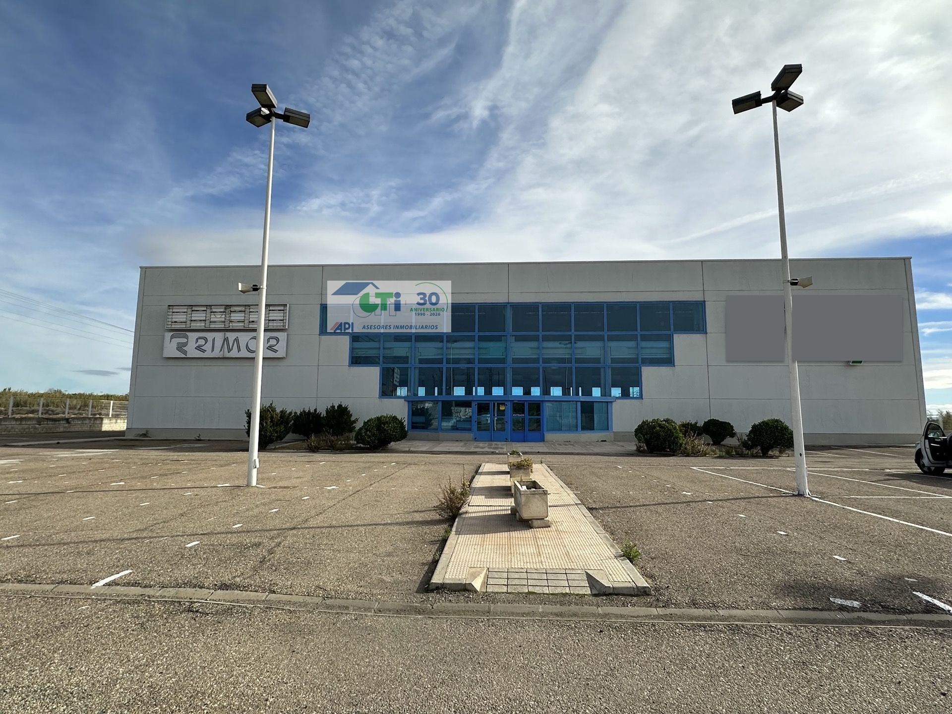 EDIFICIO COMERCIAL ROTONDA ZARAGOZA CARRETERA HUESCA 