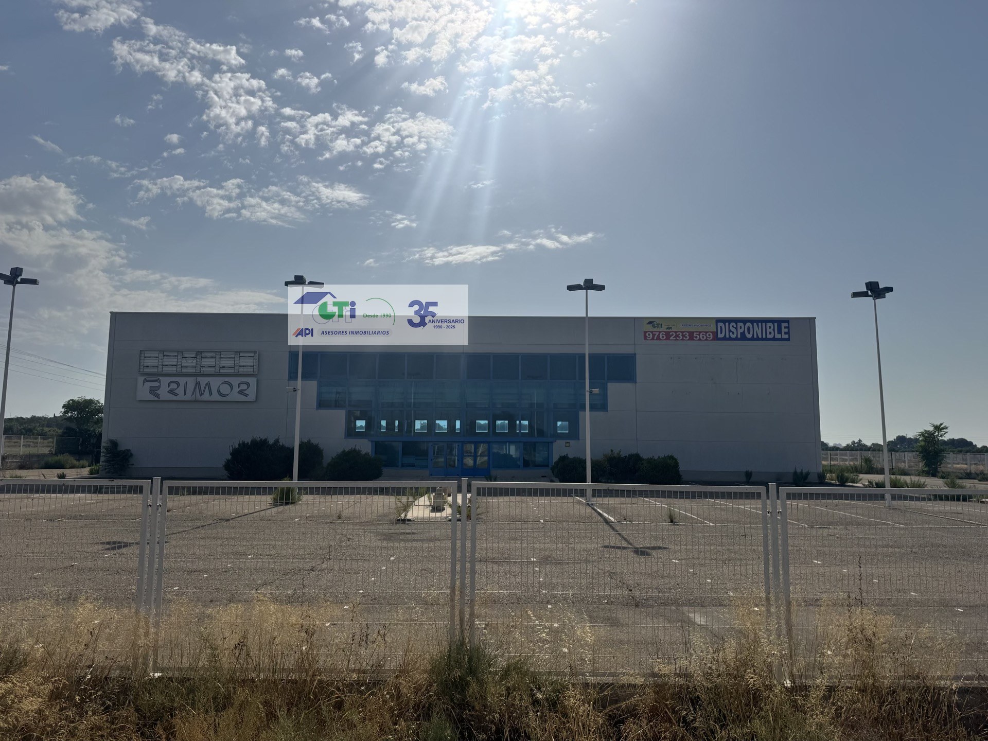 EDIFICIO COMERCIAL ROTONDA ZARAGOZA CARRETERA HUESCA 