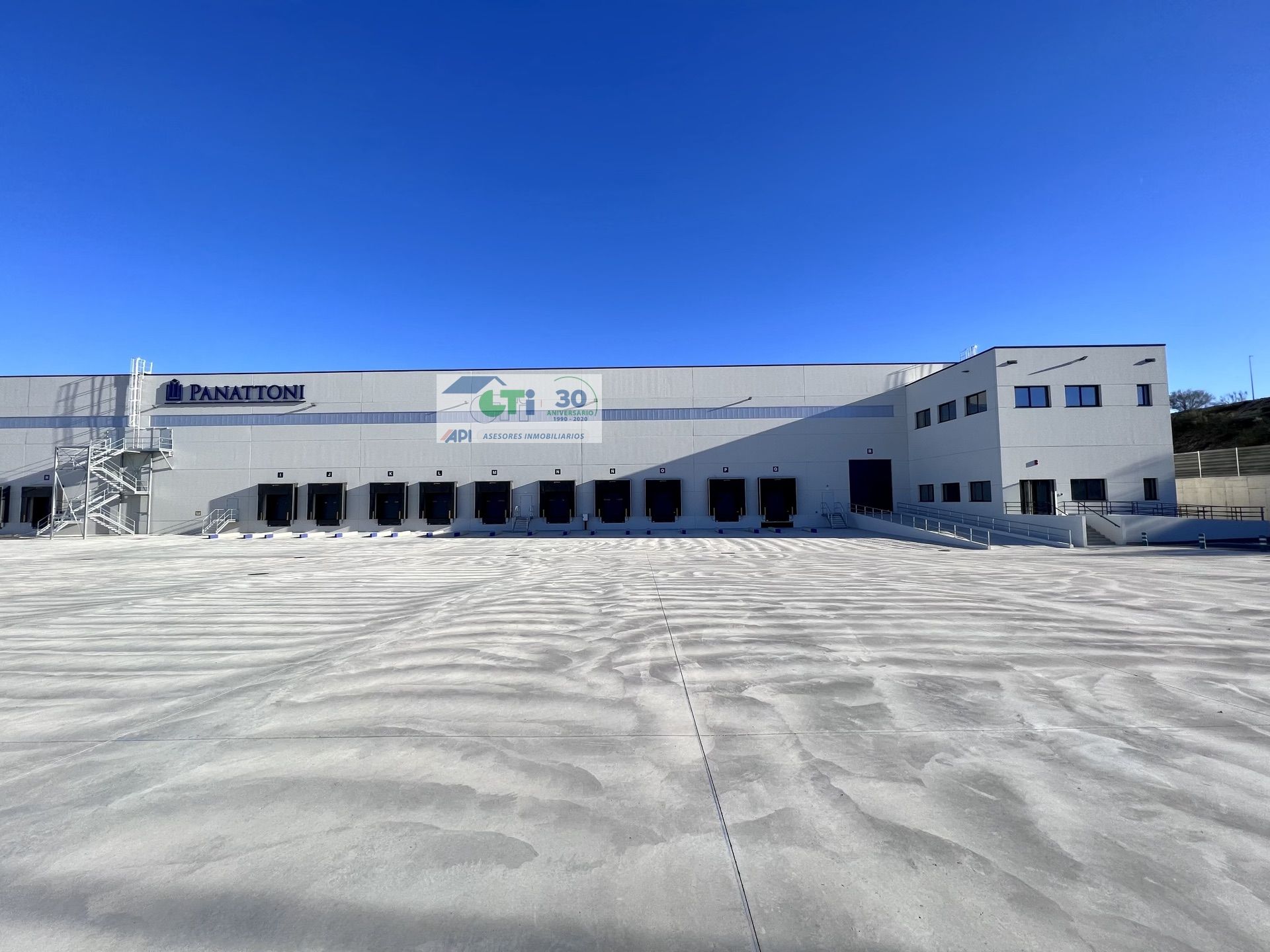 NAVE LOGÍSTICA DE ÚLTIMA GENERACIÓN DE 9.520,59 m2 EN PLAZA