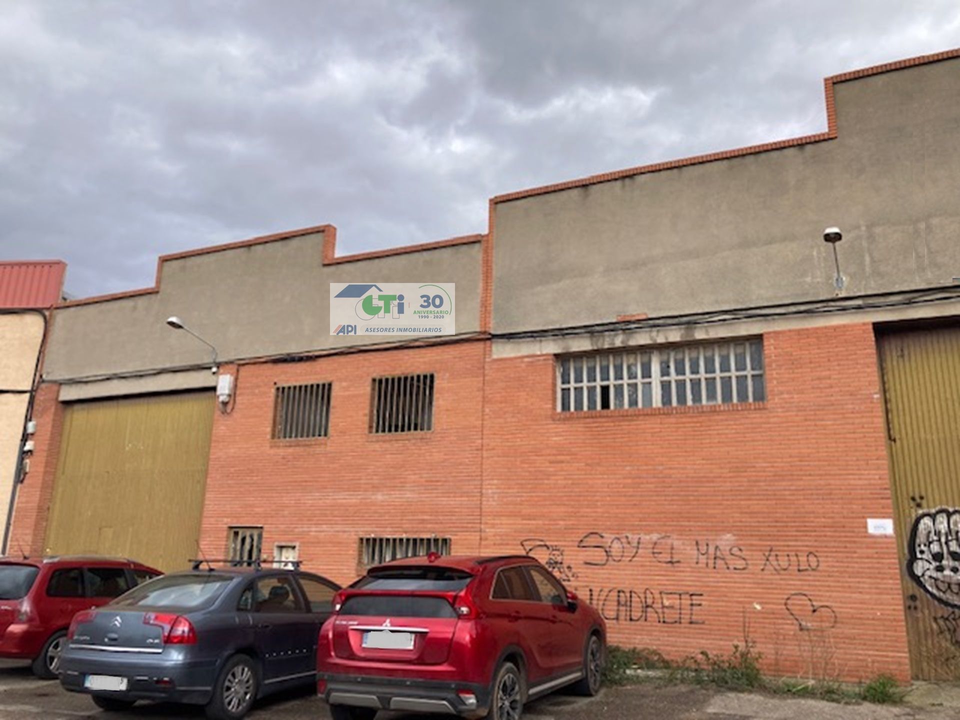 NAVE 1000 M2 APROX, EN VENTA