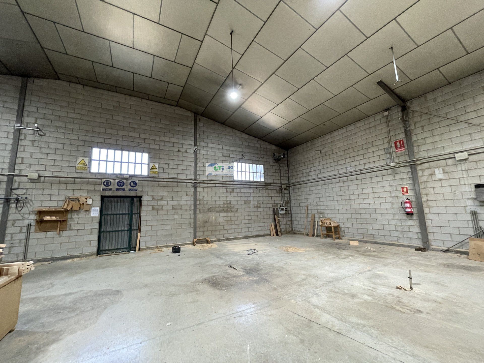 NAVE EN VENTA, POLÍGONO RÍO GÁLLEGO