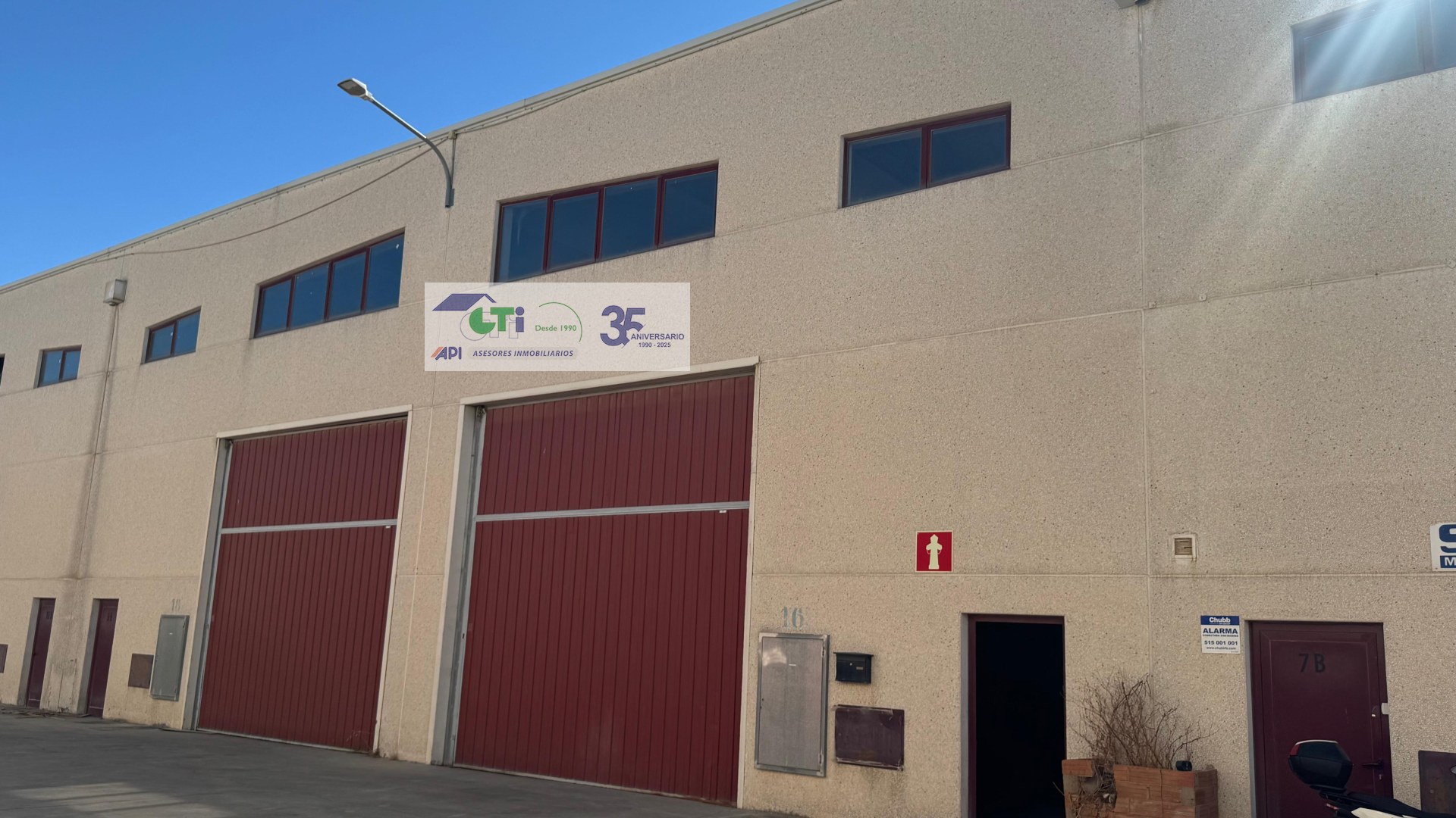 NAVE EN VENTA EN CUARTE DE HUERVA DE  400 M2