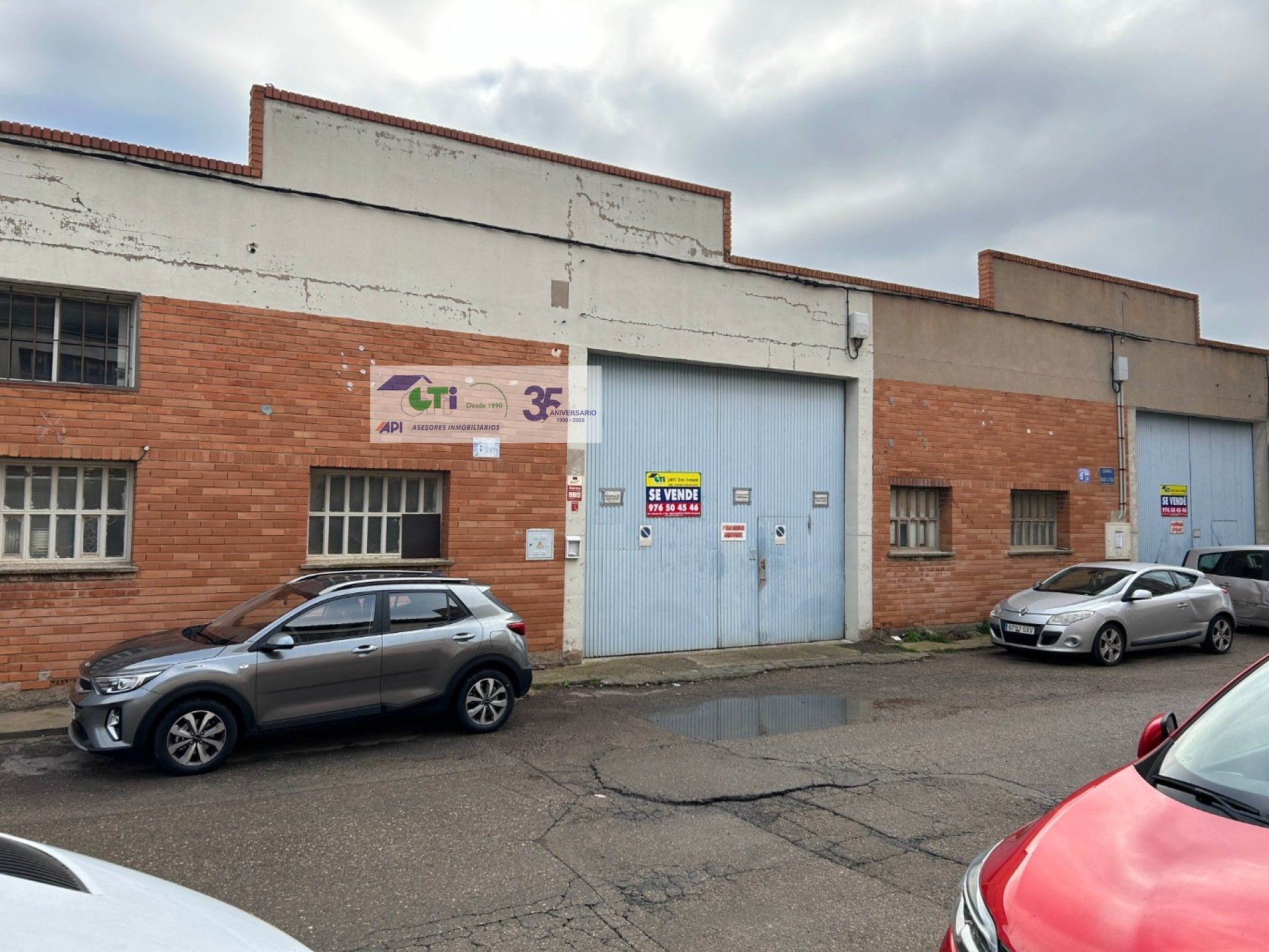 CONJUNTO DE 2 NAVES, 577 M2 EN CUARTE DE HUERVA