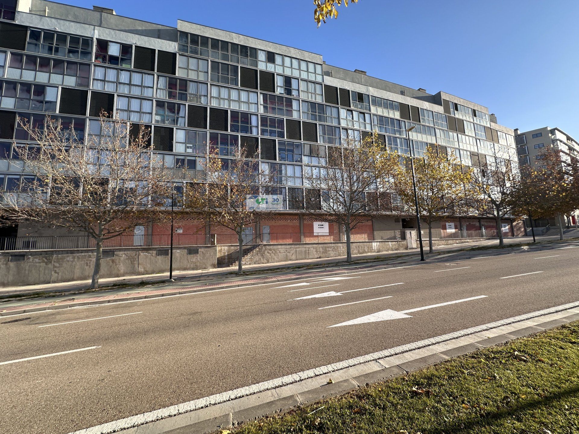 LOCAL VENTA VALDESPARTERA AVENIDA CASABLANCA