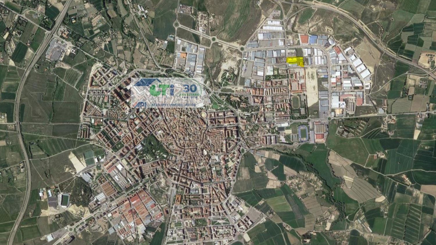 Nave en venta en Huesca