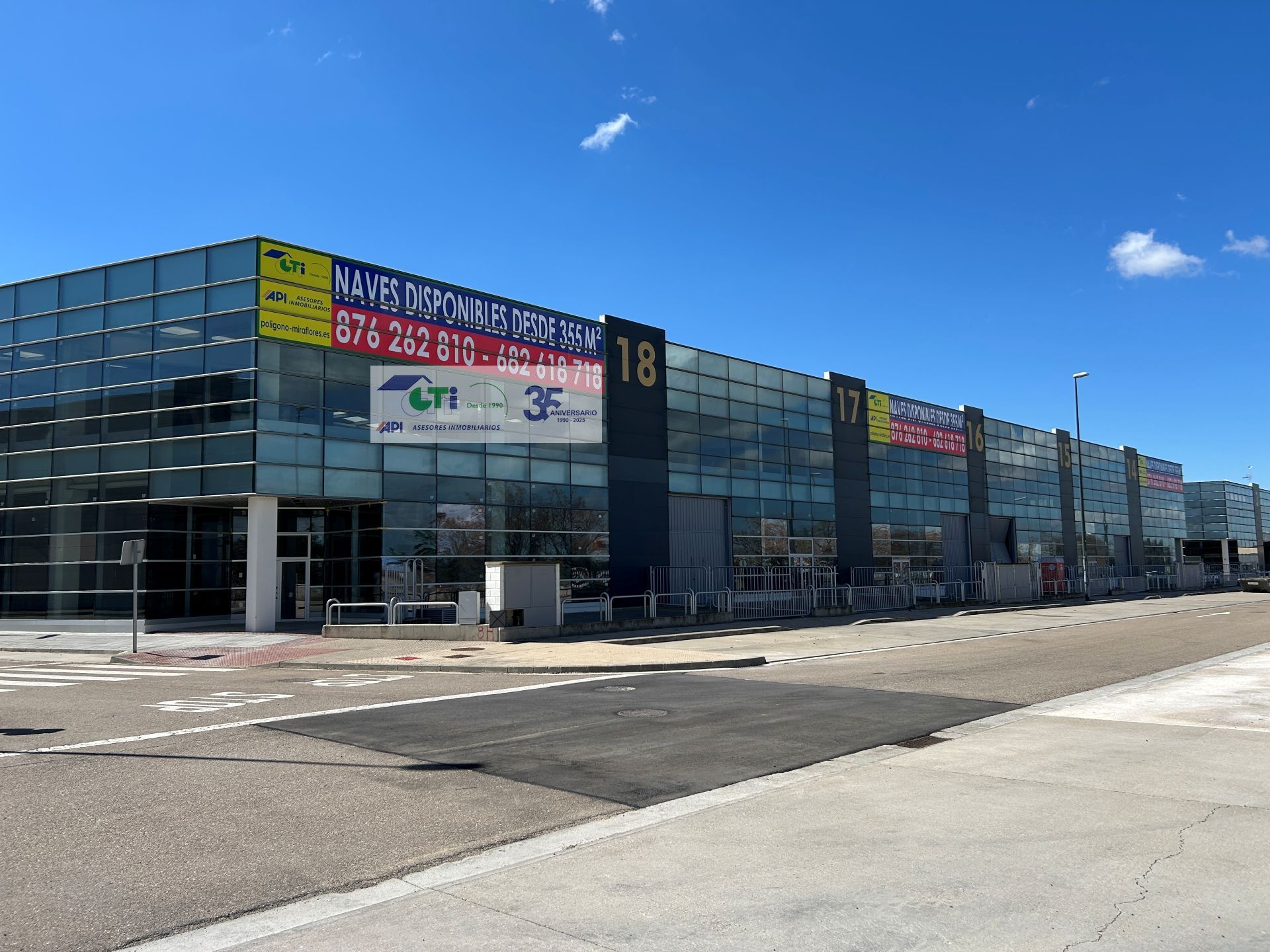 NAVE DE 10.000M2 DE CALIDAD SUPERIOR EN ZARAGOZA