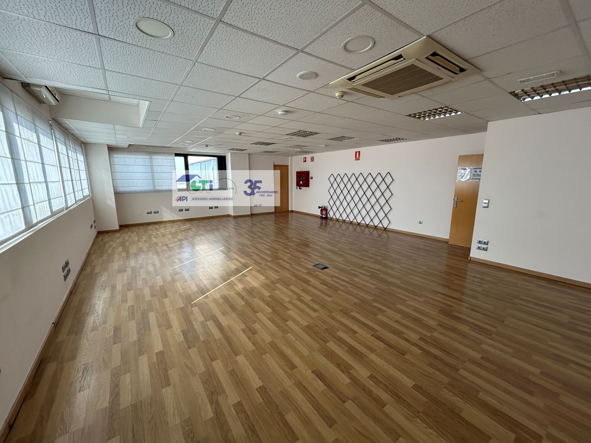 NAVE EN ALQUILER DE 500M2 COMPLETAMENTE INSTALADA