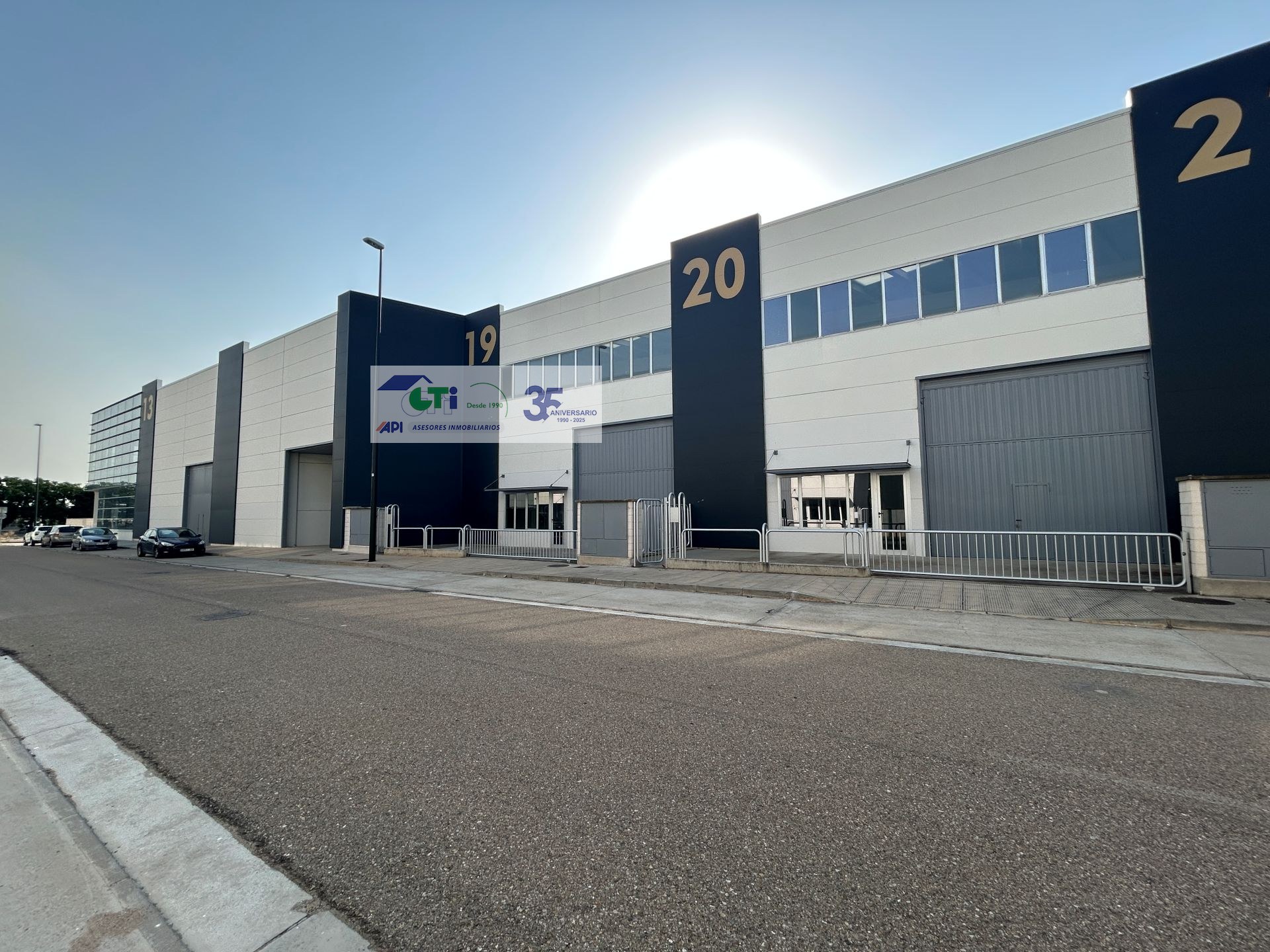 NAVE INDUSTRIAL DE 2.000M2 A 5 MINUTOS DE ZARAGOZ