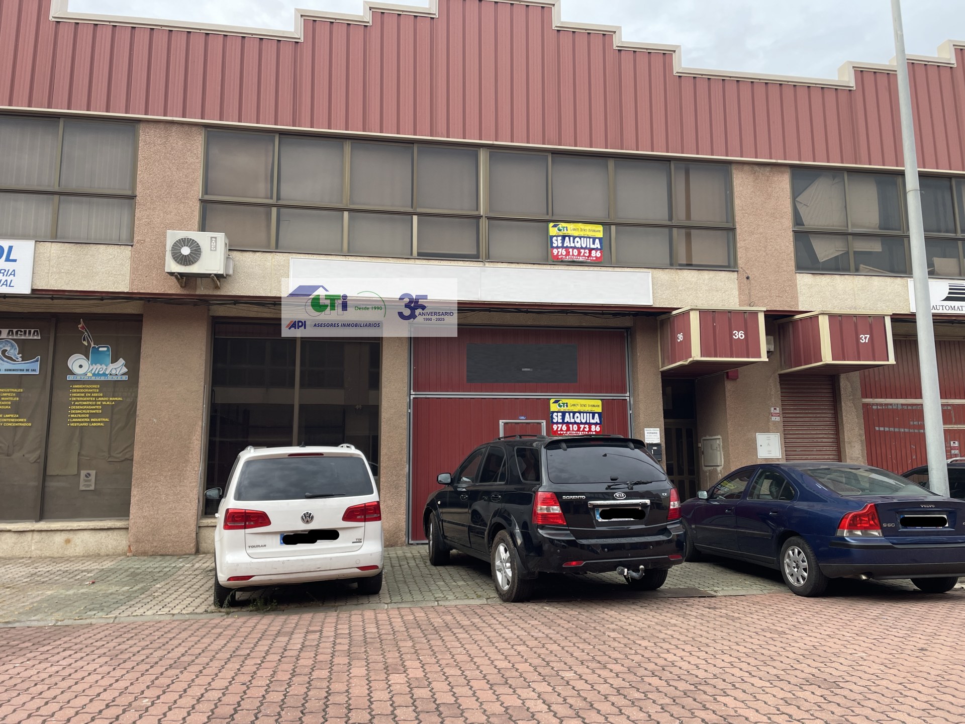NAVE EN ALQUILER EN POLÍGONO CERRADO.