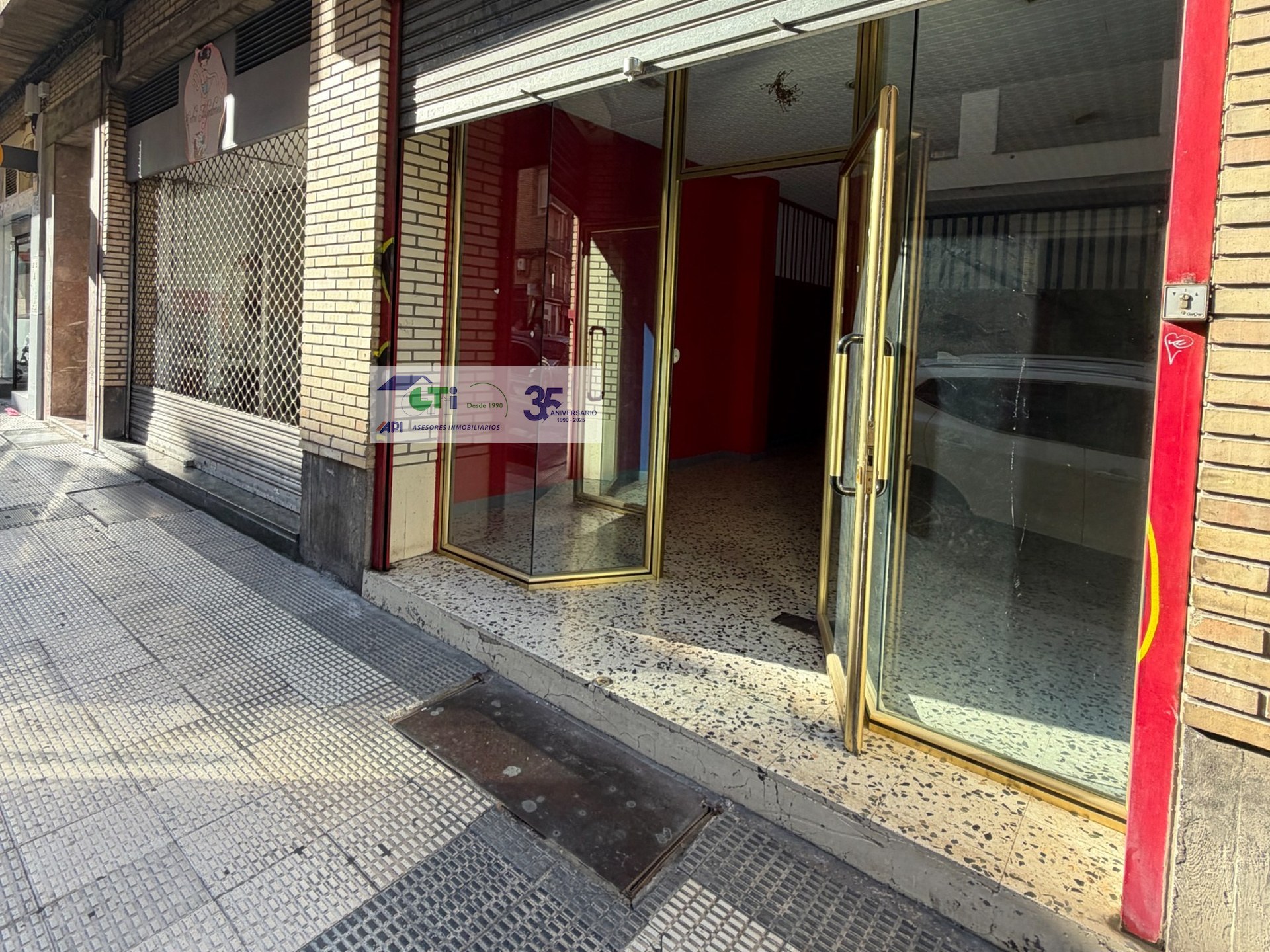 LOCAL ALQUILER JUNTO GRAN VIA Y DOCTOR CERRADA