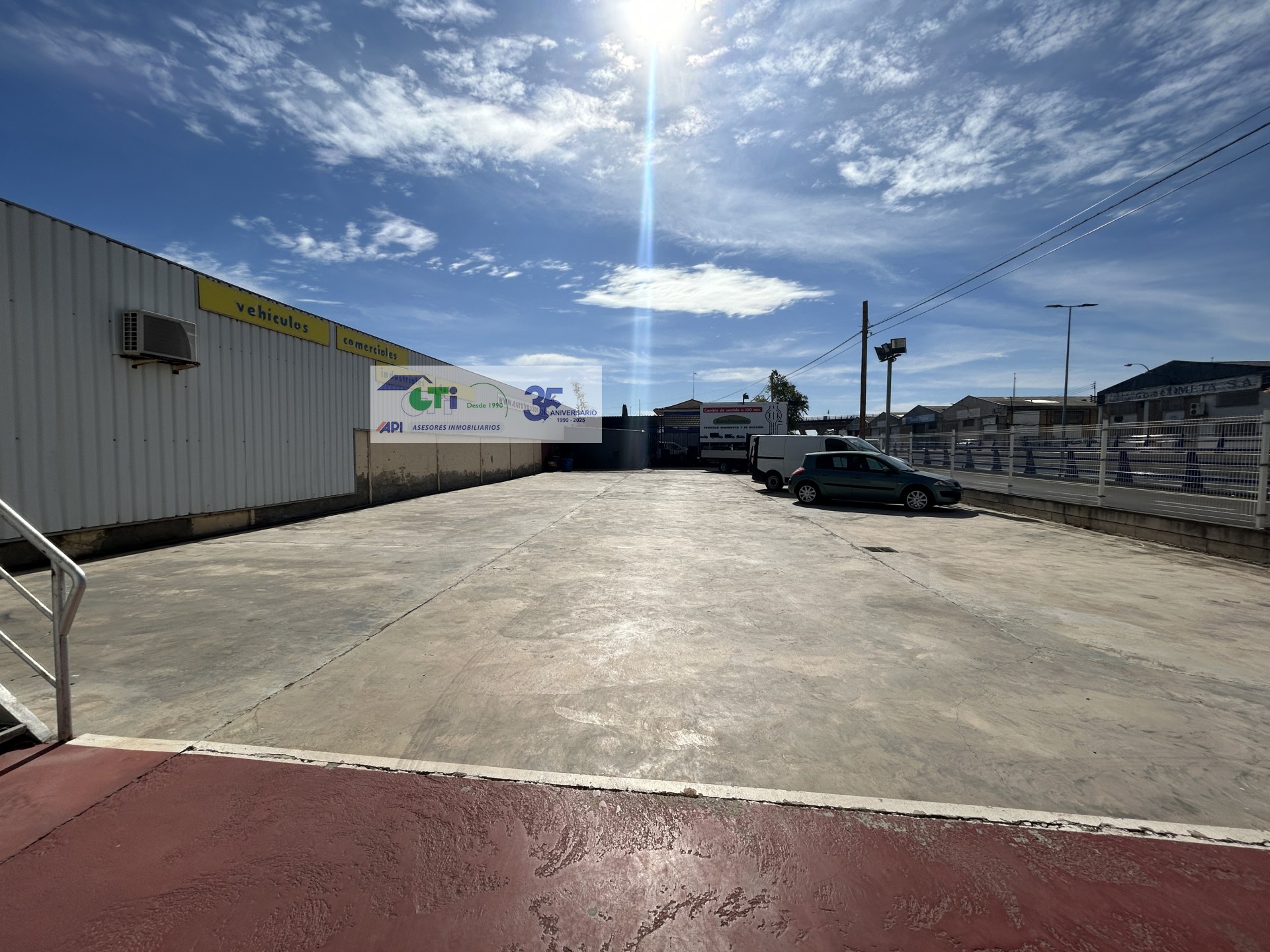 ALQUILER DE PARCELA DE 1.300M2 JUNTO A ROTONDA Z-40